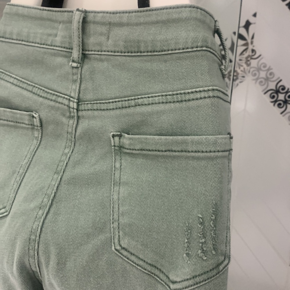 Beautiful Distressed Wide Legs Denim Cropped Fashion Jeans - Picture 10 of 14